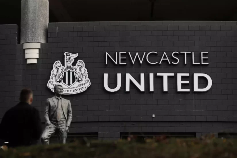 Newcastle United, 352 milyon euro karşılığında satıldı.